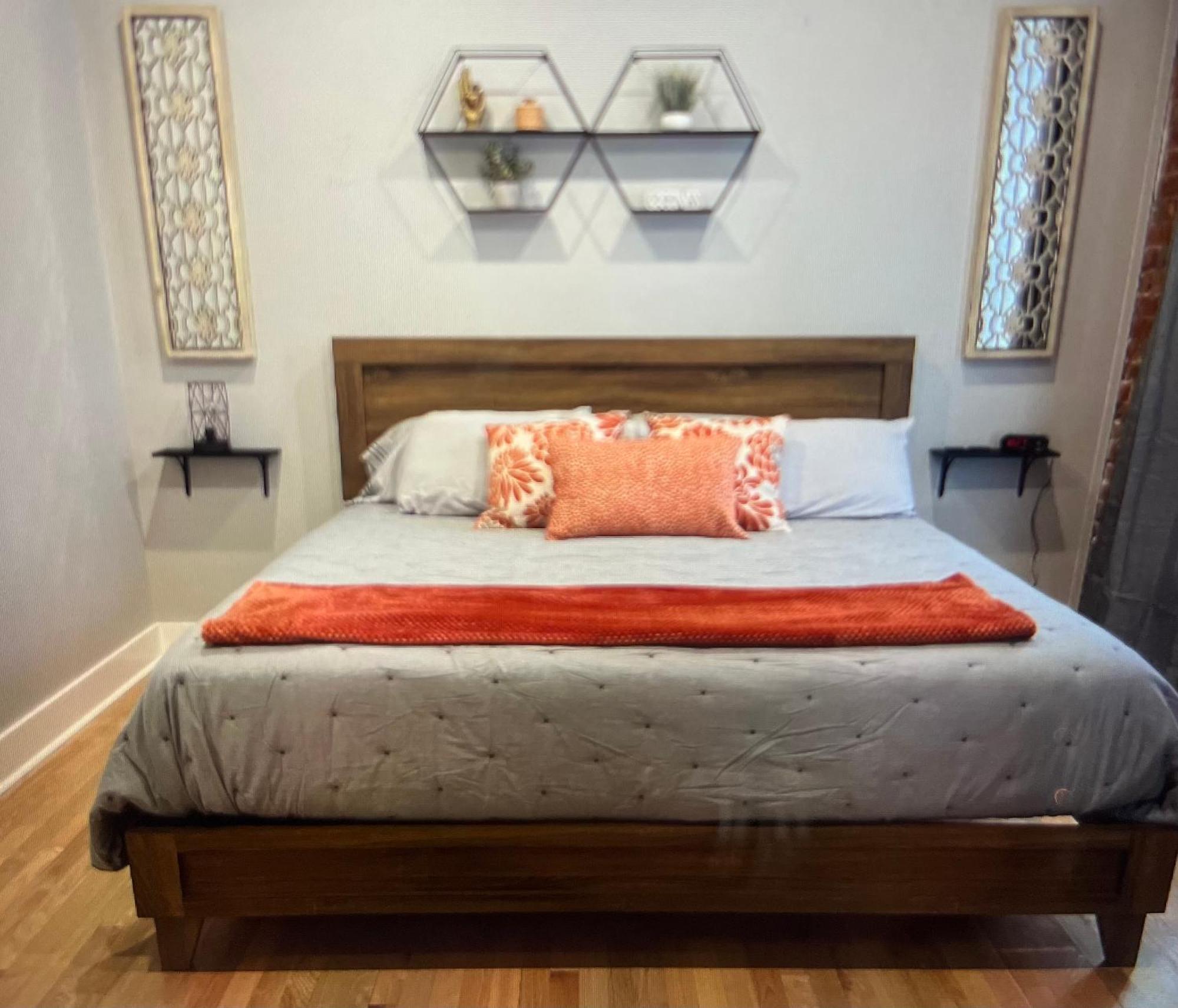 Brickhouse Loft - A Boutique Hotel Martinsville Экстерьер фото